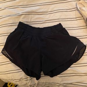 Lululemon Hotty Hot Low Rise 4" Short